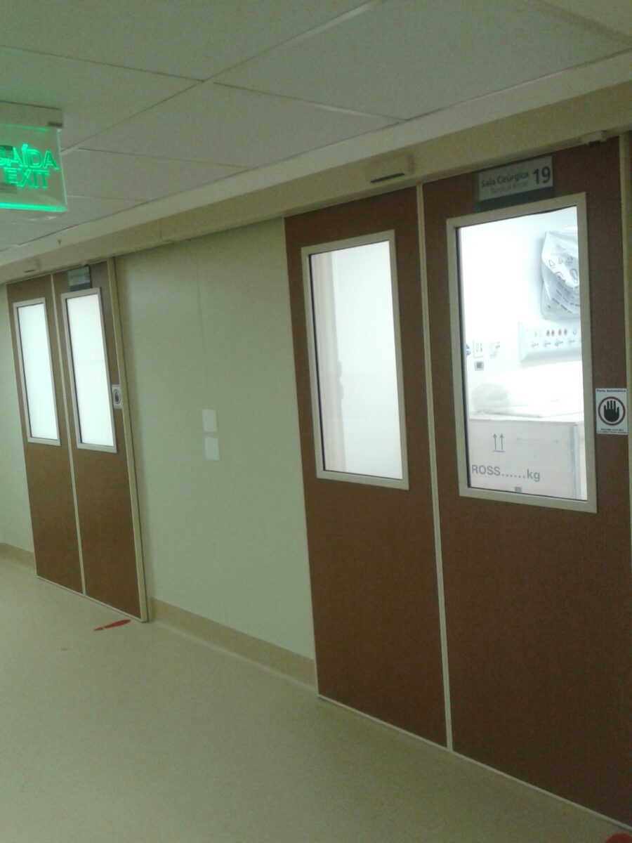 Transite Porta de Sala Cirúrgica com Vidro Polarizado